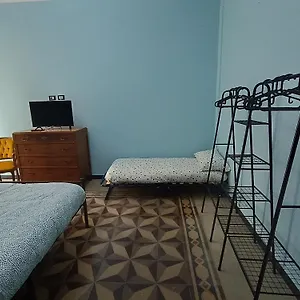 https://lauretta-appartamento-adiacente-metro.hotelitalianriviera.com